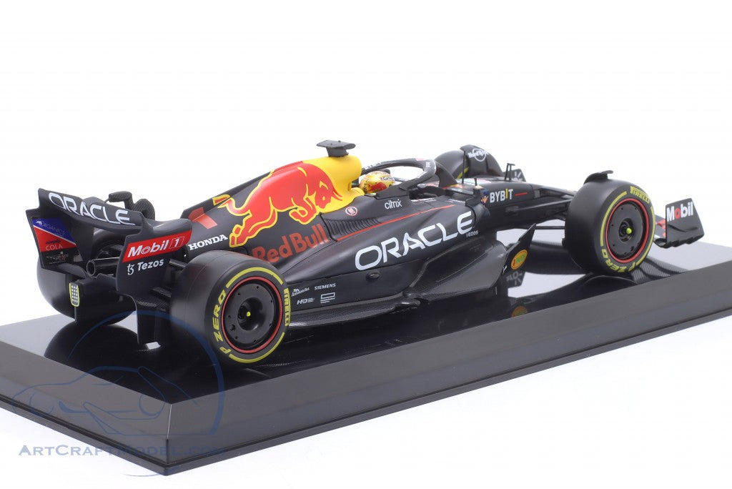 Bburago Red Bull Racing F1 2022 RB 18 1/24 Max Verstappen No.1 Champion Version Vehicle